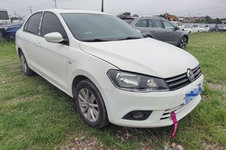 Used Volkswagen Jetta 2015 Value Edition 1.6L Automatic Comfort Version Front Right 45 Deg
