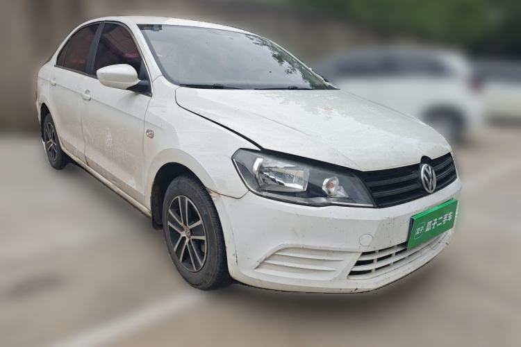 Used Volkswagen Jetta 2015 1.6L Manual Fashion Edition Front Right 45 Deg