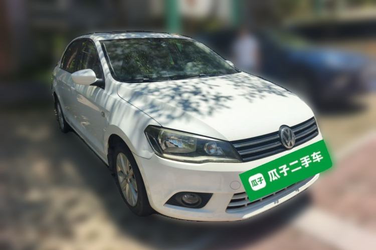 Used Volkswagen Jetta 2015 1.6L Automatic Comfort Model Front Right 45 Deg