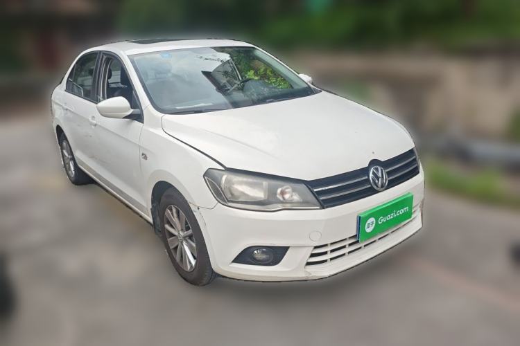 Used Volkswagen Jetta 2015 1.6L Manual Comfort Model Front Right 45 Deg