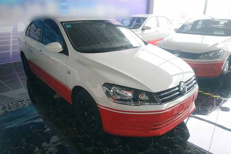 Used Volkswagen Jetta 2015 1.6L Automatic Fashion Model Front Right 45 Deg