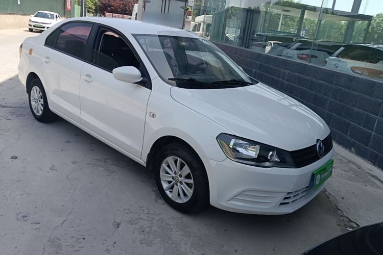 Used Volkswagen Jetta 2015 Value Edition 1.6L Automatic Fashion Version Front Right 45 Deg
