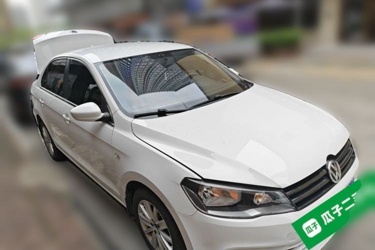 Used Volkswagen Jetta 2015 Value Edition 1.6L Automatic Comfort Version Front Right 45 Deg