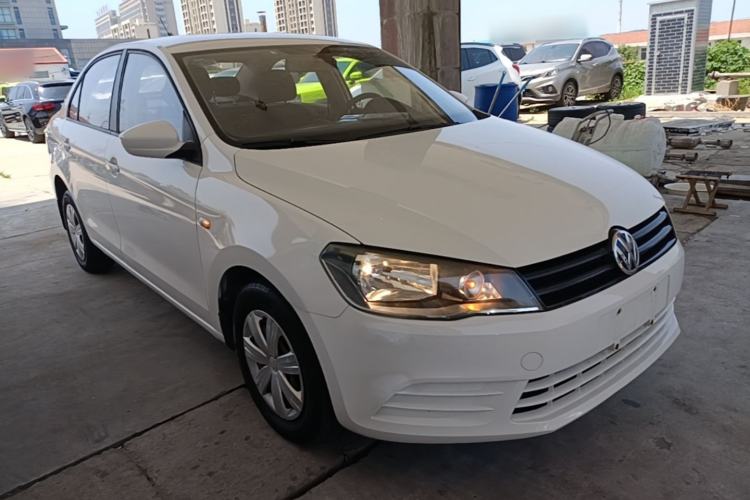 Used Volkswagen Jetta 2015 Zhuihui Edition 1.4L Manual Fashion Model Front Right 45 Deg