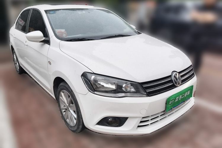 Used Volkswagen Jetta 2015 1.6L Manual Comfort Model Front Right 45 Deg