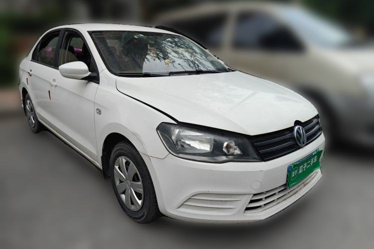 Used Volkswagen Jetta 2015 Value Edition 1.6L Manual Fashionable Style Front Right 45 Deg