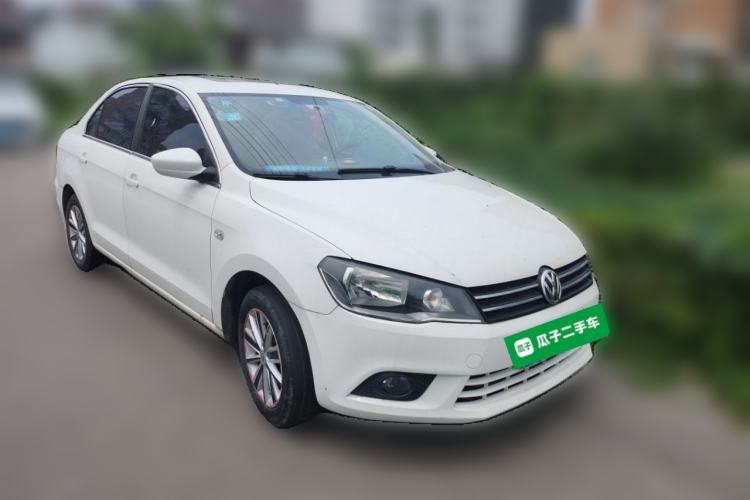 Used Volkswagen Jetta 2015 1.6L Manual Comfort Model Front Right 45 Deg