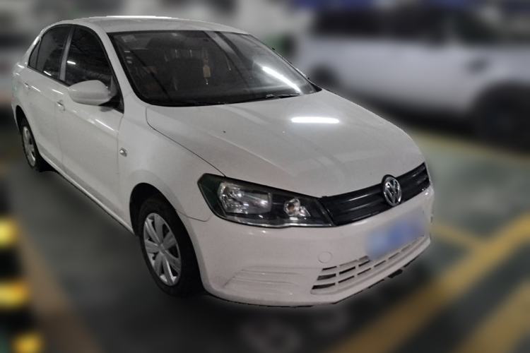 Used Volkswagen Jetta 2015 Zhuihui Edition 1.4L Manual Fashion Model Front Right 45 Deg