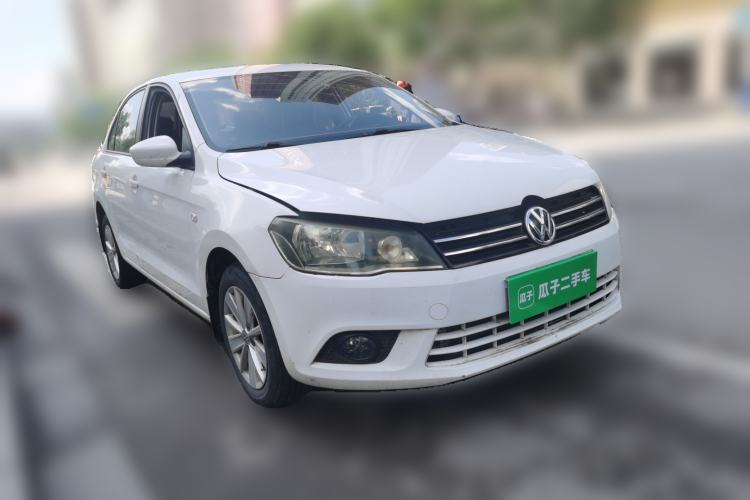 Used Volkswagen Jetta 2015 1.4L Manual Comfort Model Front Right 45 Deg