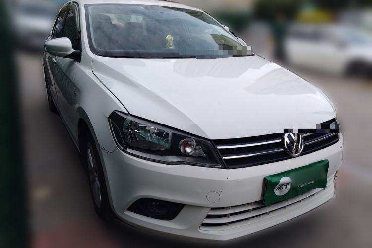 Used Volkswagen Jetta 2015 1.6L Manual Comfort Model Front Right 45 Deg