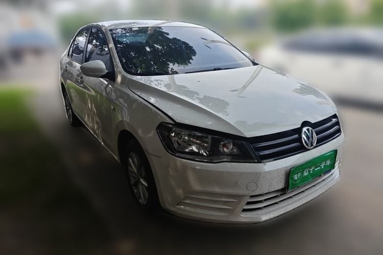 Used Volkswagen Jetta 2015 Value Edition 1.6L Manual Fashionable Style Front Right 45 Deg