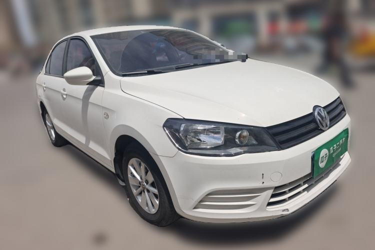 Used Volkswagen Jetta 2015 Value Edition 1.6L Manual Fashionable Style Front Right 45 Deg
