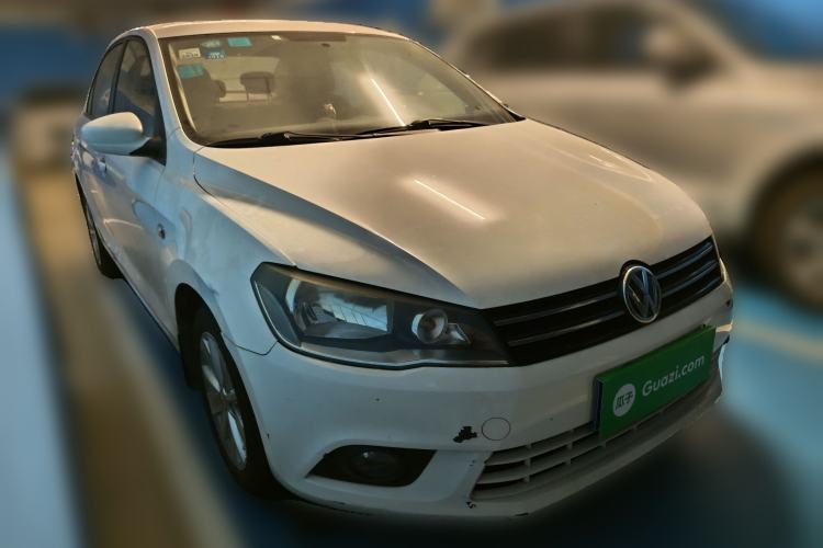 Used Volkswagen Jetta 2015 1.4L Manual Comfort Model Front Right 45 Deg