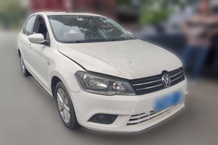 Used Volkswagen Jetta 2015 1.6L Manual Comfort Model Front Right 45 Deg