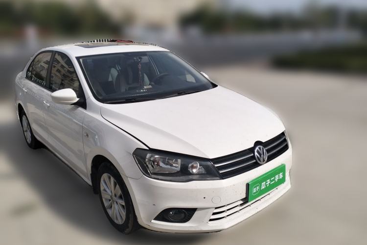 Used Volkswagen Jetta 2015 Value Edition 1.6L Automatic Comfort Version Front Right 45 Deg