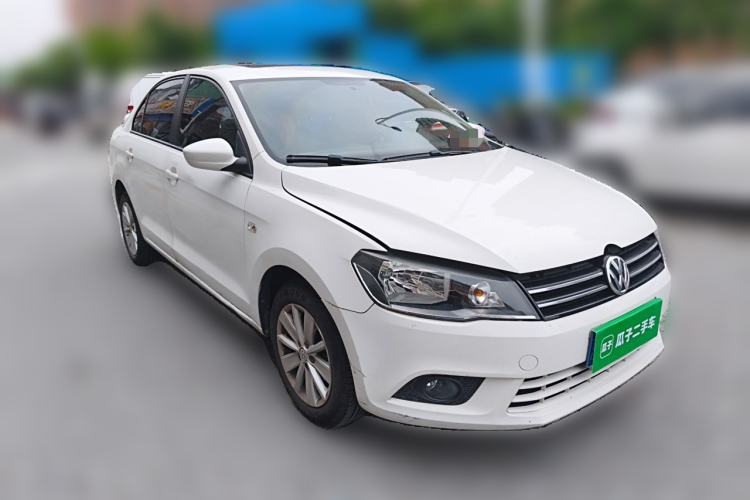 Used Volkswagen Jetta 2015 Value Edition 1.6L Automatic Comfort Version Front Right 45 Deg
