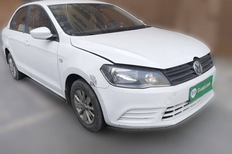 Used Volkswagen Jetta 2015 Value Edition 1.6L Manual Fashionable Style Front Right 45 Deg