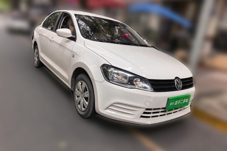 Used Volkswagen Jetta 2015 Value Edition 1.6L Manual Fashionable Style Front Right 45 Deg