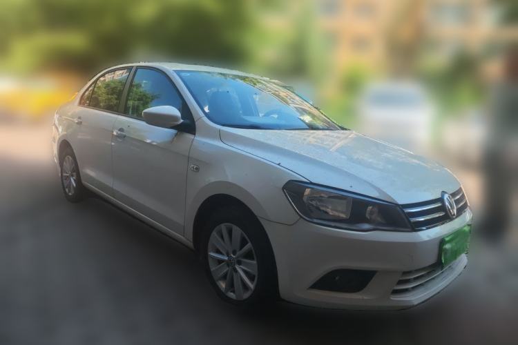 Used Volkswagen Jetta 2015 1.6L Manual Comfort Model Front Right 45 Deg