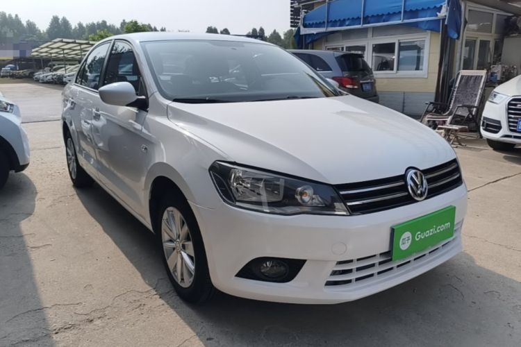 Used Volkswagen Jetta 2015 Value Edition 1.6L Automatic Comfort Version Front Right 45 Deg