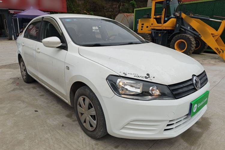 Used Volkswagen Jetta 2015 1.6L Manual Fashion Edition Front Right 45 Deg