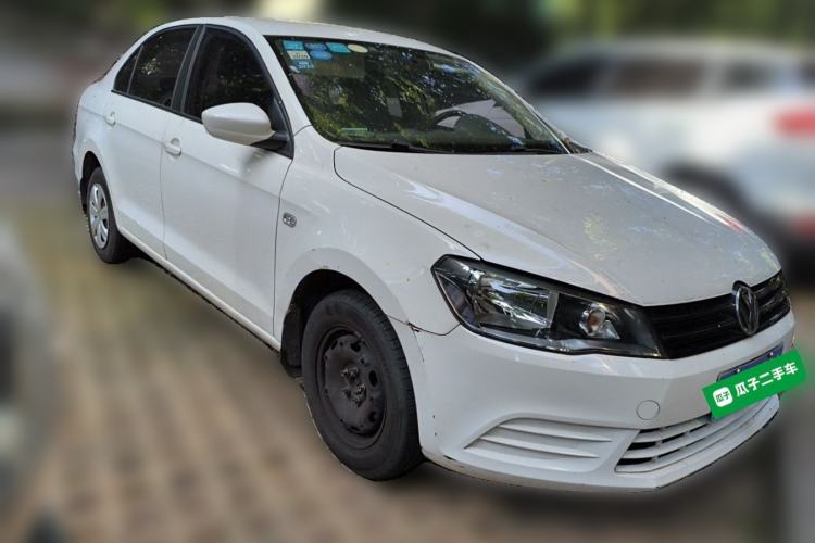 Used Volkswagen Jetta 2015 Value Edition 1.6L Automatic Fashion Version Front Right 45 Deg