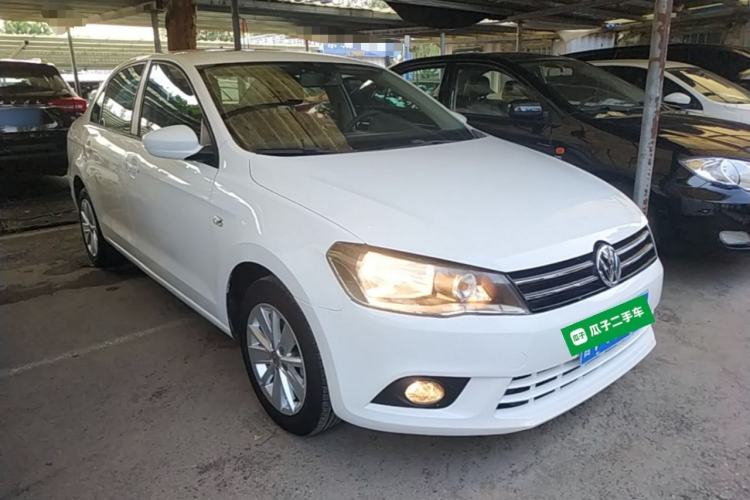 Used Volkswagen Jetta 2015 Value Edition 1.6L Automatic Comfort Version Front Right 45 Deg