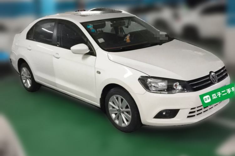 Used Volkswagen Jetta 2015 Value Edition 1.6L Automatic Comfort Version Front Right 45 Deg