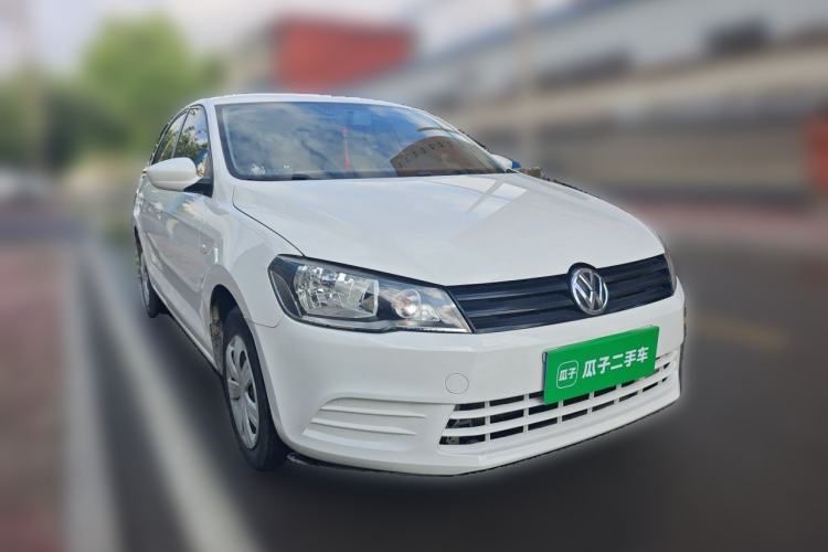 Used Volkswagen Jetta 2015 Value Edition 1.6L Automatic Fashion Version Front Right 45 Deg