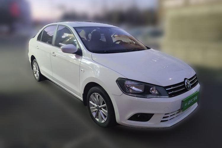 Used Volkswagen Jetta 2015 1.6L Manual Comfort Model Front Right 45 Deg