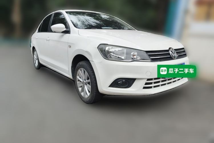 Used Volkswagen Jetta 2015 1.6L Manual Comfort Model Front Right 45 Deg