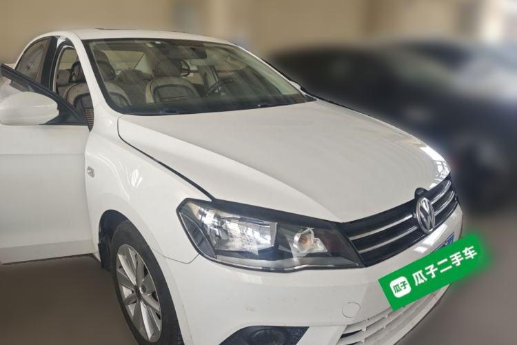 Used Volkswagen Jetta 2015 1.6L Manual Comfort Model Front Right 45 Deg