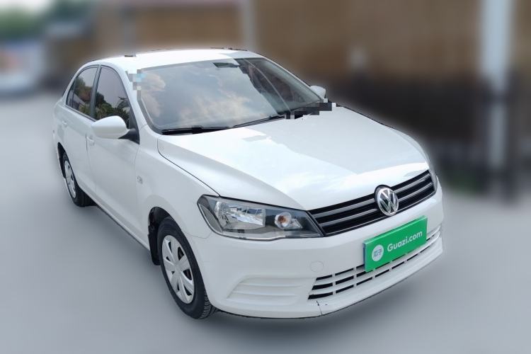 Used Volkswagen Jetta 2015 1.6L Automatic Fashion Model Front Right 45 Deg