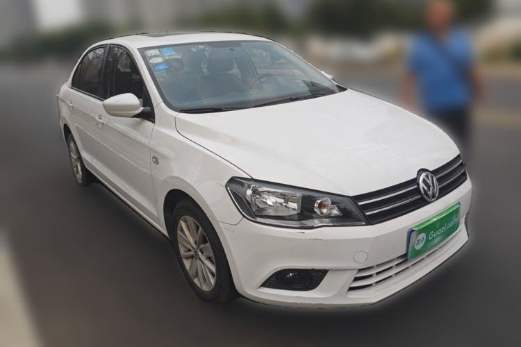 Used Volkswagen Jetta 2015 Value Edition 1.6L Automatic Comfort Version Front Right 45 Deg