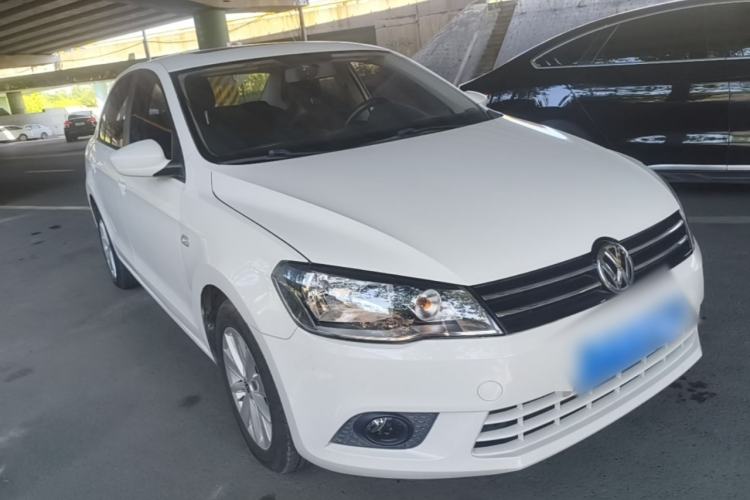 Used Volkswagen Jetta 2015 Value Edition 1.6L Automatic Comfort Version Front Right 45 Deg