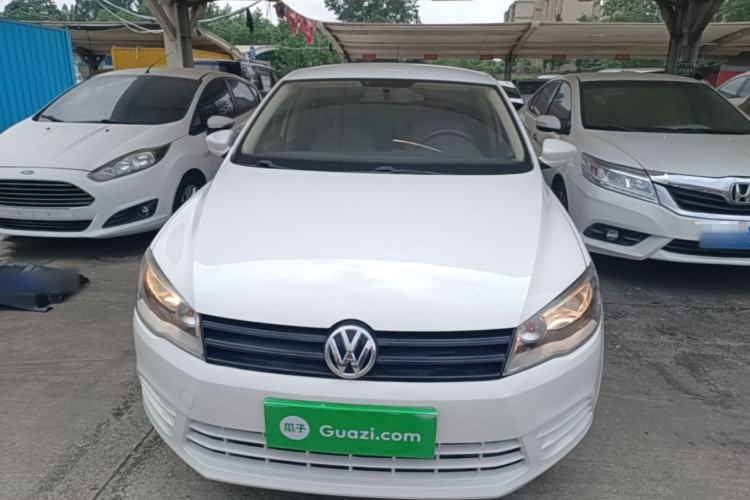 Used Volkswagen Jetta 2015 Value Edition 1.6L Manual Fashionable Style Front