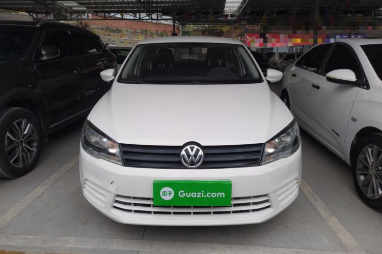Used Volkswagen Jetta 2015 1.6L Manual Fashion Edition Front