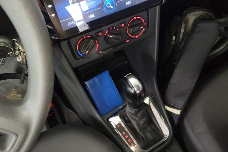 Used Volkswagen Jetta 2015 Value Edition 1.6L Automatic Fashion Version Gear Lever