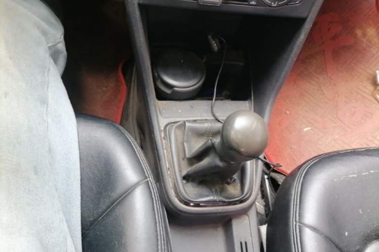 Used Volkswagen Jetta 2015 Zhuihui Edition 1.4L Manual Fashion Model Gear Lever