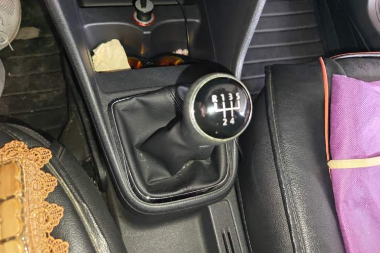 Used Volkswagen Jetta 2015 Zhuihui Edition 1.6L Manual Comfort Model Gear Lever