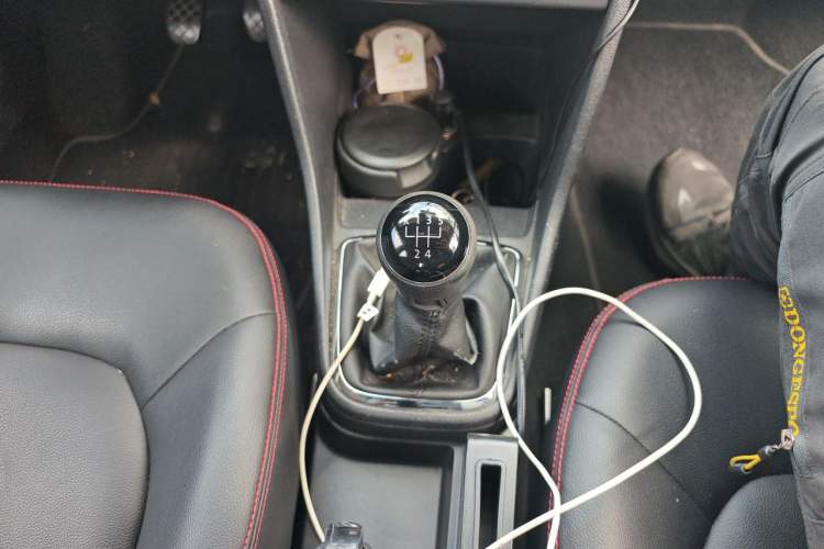 Used Volkswagen Jetta 2015 1.6L Manual Comfort Model Gear Lever