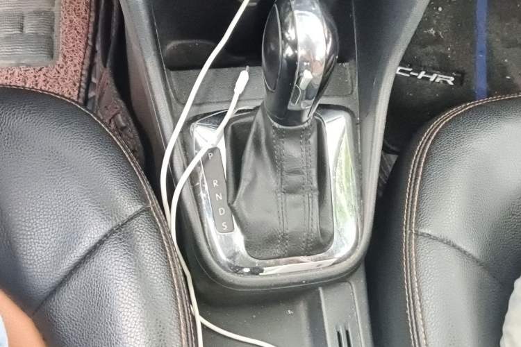 Used Volkswagen Jetta 2015 1.6L Automatic Fashion Model Gear Lever