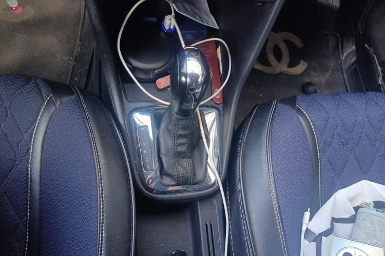 Used Volkswagen Jetta 2015 1.6L Automatic Fashion Model Gear Lever