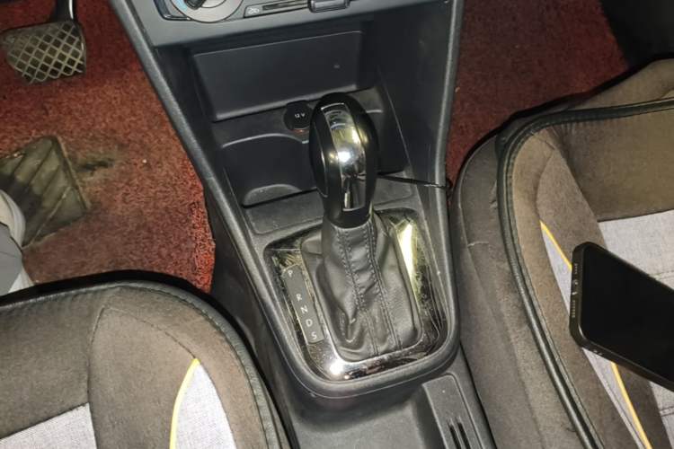 Used Volkswagen Jetta 2015 Value Edition 1.6L Automatic Fashion Version Gear Lever