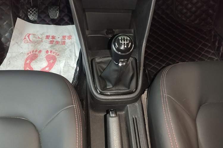 Used Volkswagen Jetta 2015 Value Edition 1.6L Manual Fashionable Style Gear Lever