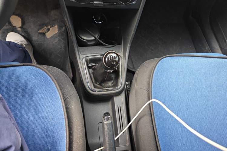 Used Volkswagen Jetta 2015 Zhuihui Edition 1.6L Manual Comfort Model Gear Lever