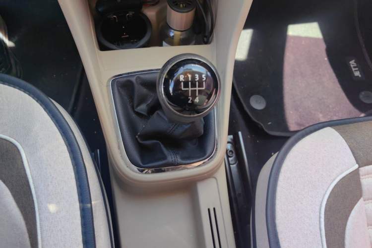Used Volkswagen Jetta 2015 Zhuihui Edition 1.6L Manual Comfort Model Gear Lever