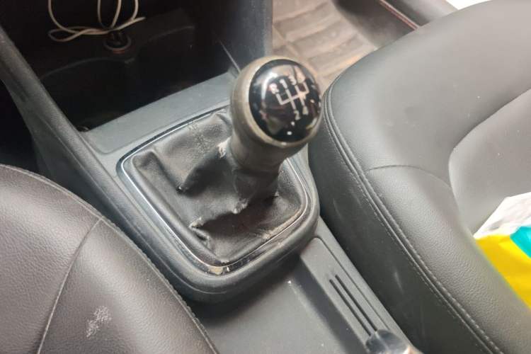 Used Volkswagen Jetta 2015 1.6L Manual Comfort Model Gear Lever