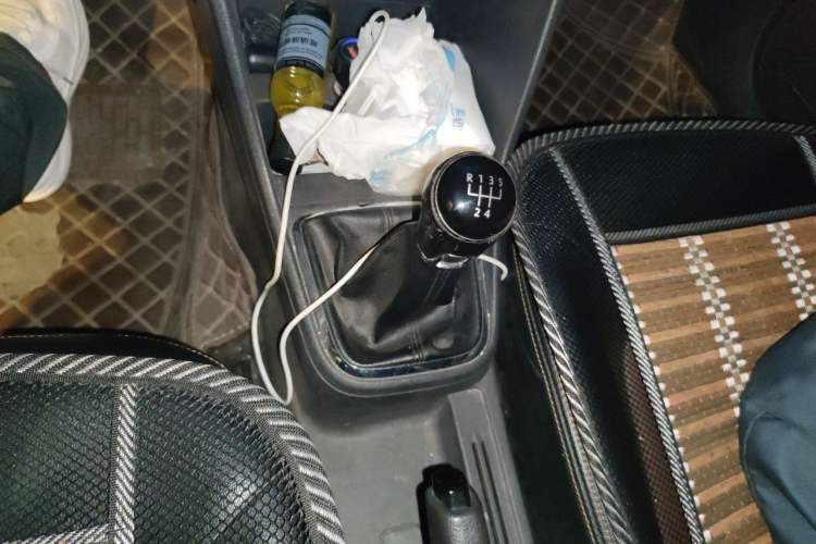 Used Volkswagen Jetta 2015 1.6L Manual Fashion Edition Gear Lever