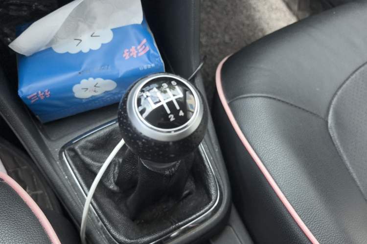 Used Volkswagen Jetta 2015 1.6L Manual Comfort Model Gear Lever